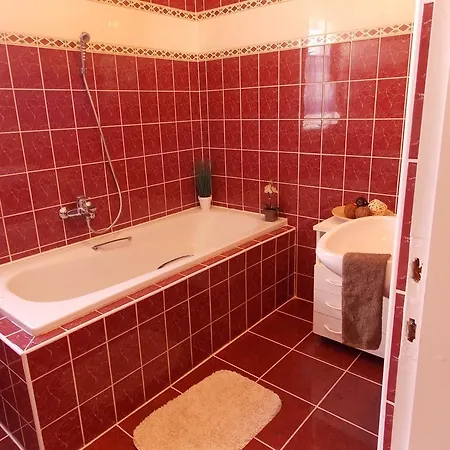 アパート Eden Apartmanhaz *