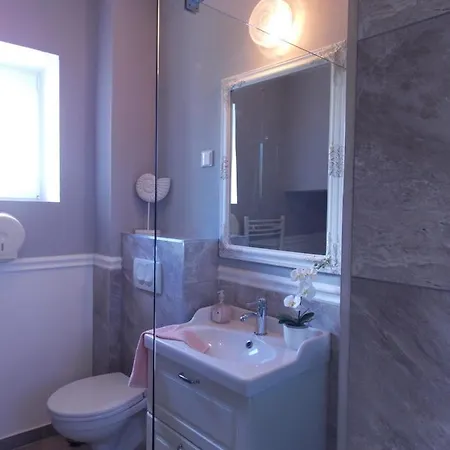 Eden Apartmanhaz * Balatonfured