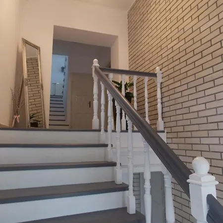 Eden Apartmanhaz Διαμέρισμα *