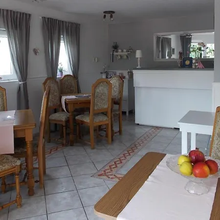 Apartment Eden Apartmanhaz