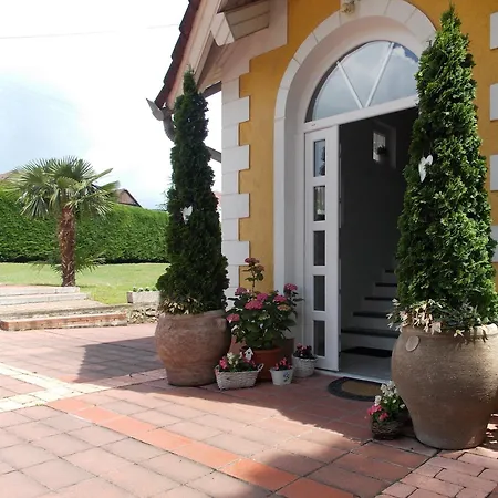 Apartment Eden Apartmanhaz Balatonfured