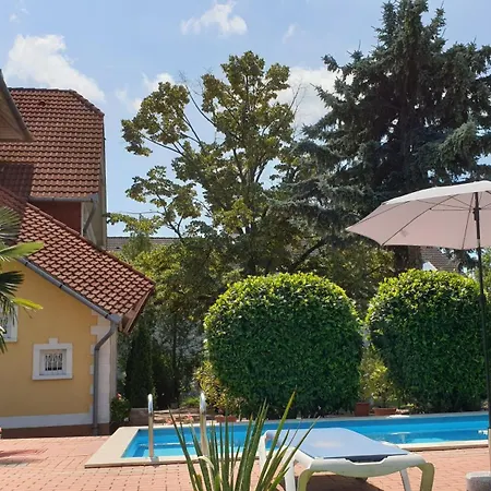 Eden Apartmanhaz Apartment Balatonfured