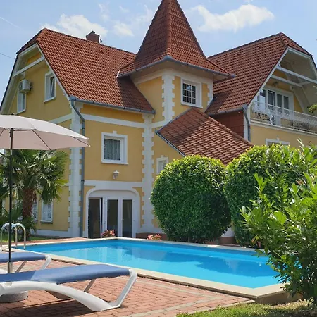 Eden Apartmanhaz * Balatonfured