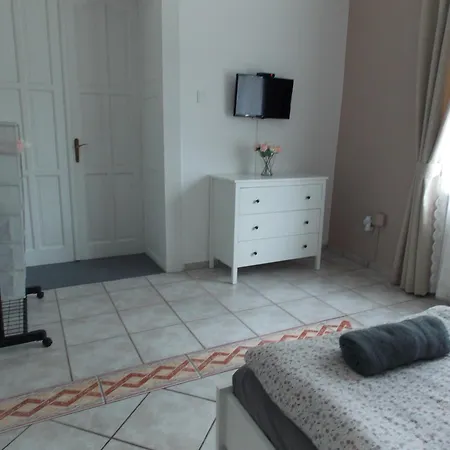 Eden Apartmanhaz *