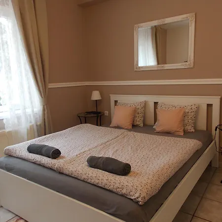 Eden Apartmanhaz Apartment *