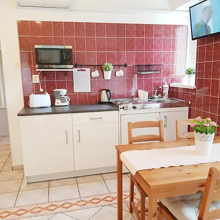 Eden Apartmanhaz