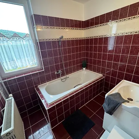 Eden Apartmanhaz *