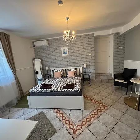 Eden Apartmanhaz