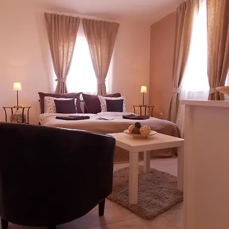 Eden Apartmanhaz Διαμέρισμα *