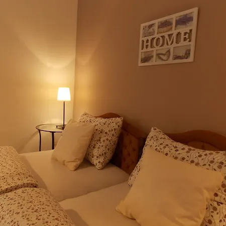 Eden Apartmanhaz