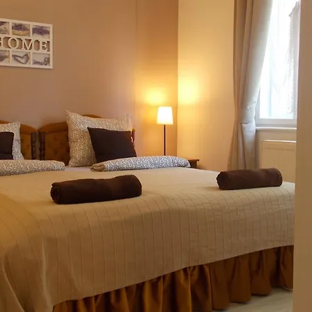 Eden Apartmanhaz * Balatonfured