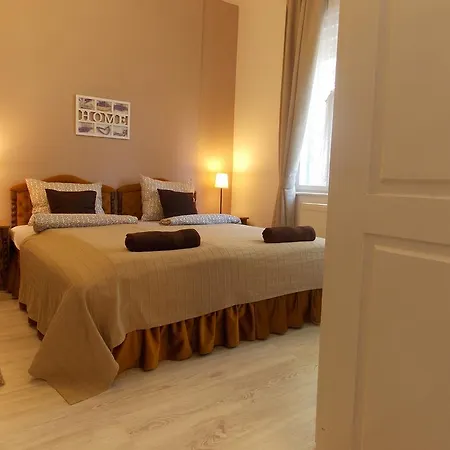 アパート Eden Apartmanhaz