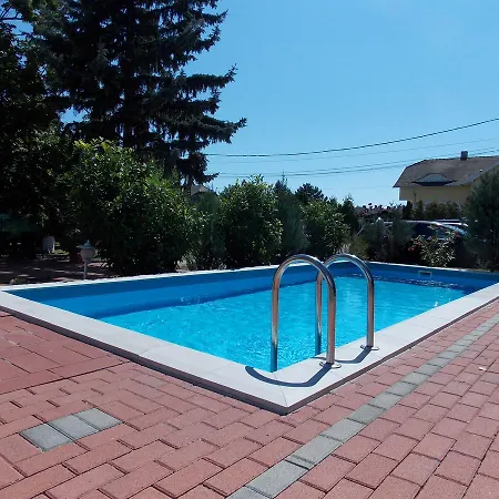 Eden Apartmanhaz