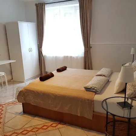 Eden Apartmanhaz