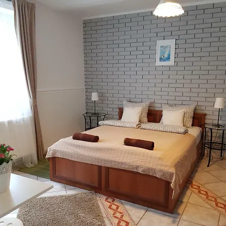 Eden Apartmanhaz Διαμέρισμα *