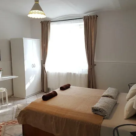 Eden Apartmanhaz