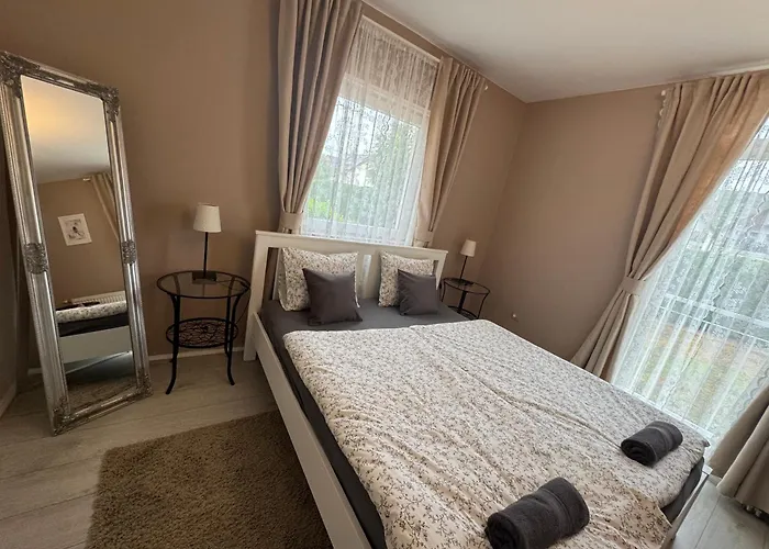 Eden Apartmanhaz דירה *