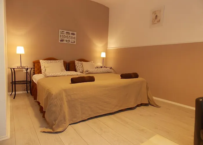 דירה Eden Apartmanhaz באלאטונפורד