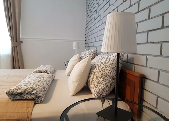 Eden Apartmanhaz דירה *